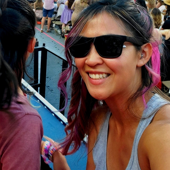 Meet your Posher, Michelle - Picture 1 of 1